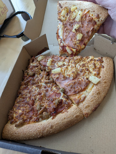 Photo of Happy Slice Pizza (Airport) - 5538 Airport Way #103, Kelowna, BC V1V 1S1